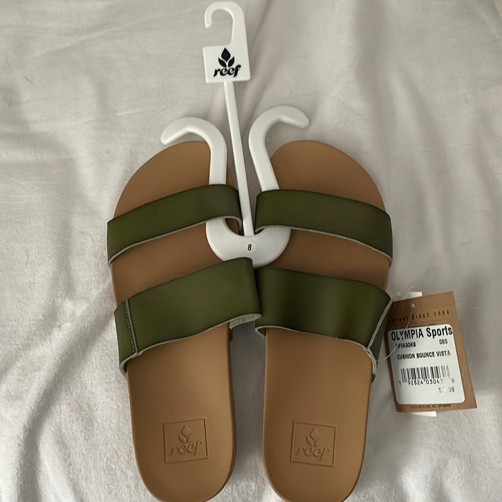 Reef sandals - size 8